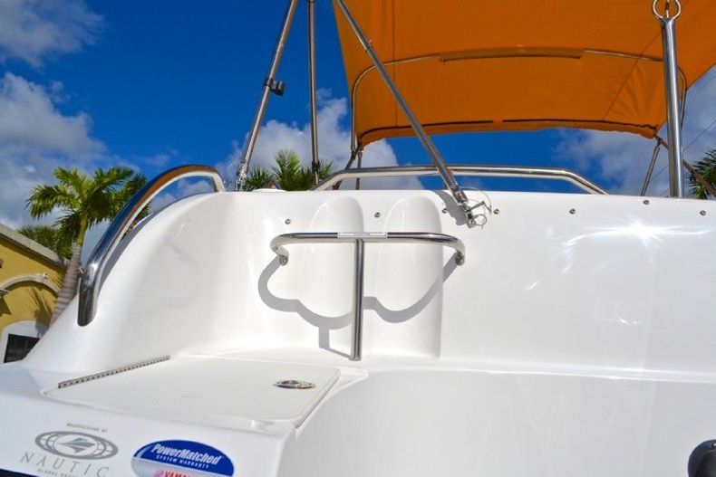 Thumbnail 16 for New 2013 Hurricane SunDeck SD 2700 OB boat for sale in West Palm Beach, FL