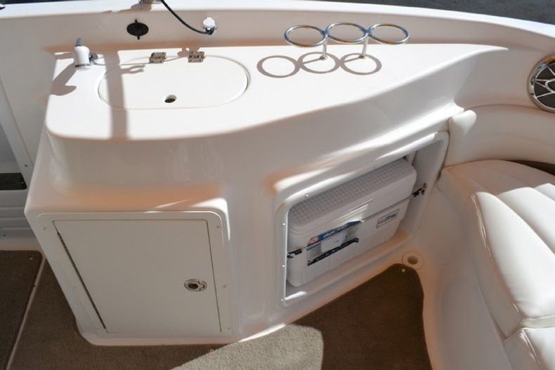 Thumbnail 25 for New 2013 Hurricane SunDeck SD 2700 OB boat for sale in West Palm Beach, FL