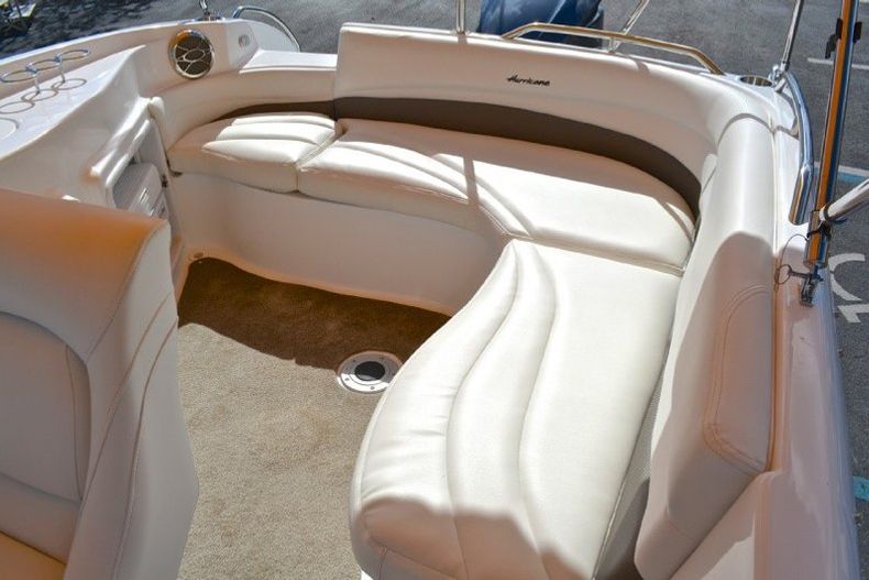 Thumbnail 30 for New 2013 Hurricane SunDeck SD 2700 OB boat for sale in West Palm Beach, FL