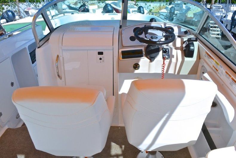 Thumbnail 39 for New 2013 Hurricane SunDeck SD 2700 OB boat for sale in West Palm Beach, FL