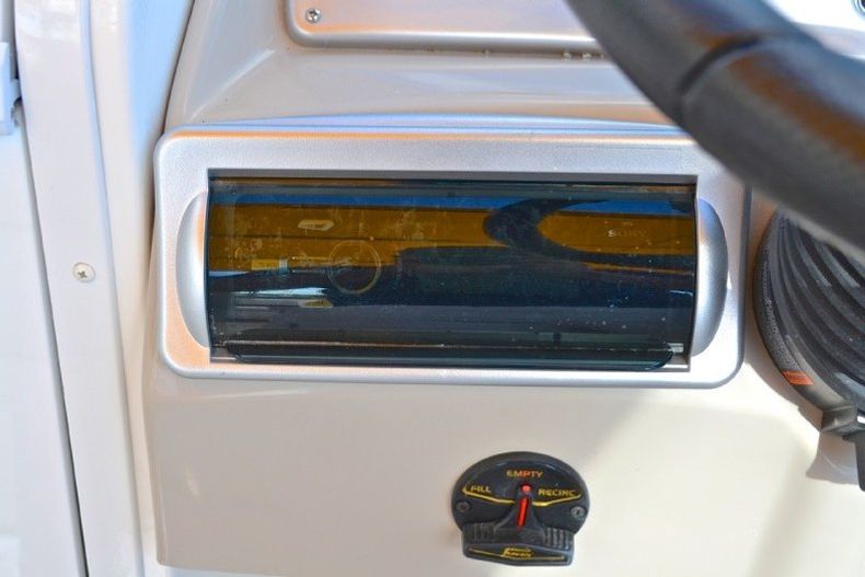 Thumbnail 45 for New 2013 Hurricane SunDeck SD 2700 OB boat for sale in West Palm Beach, FL