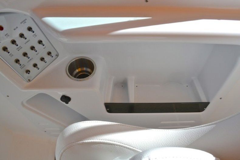 Thumbnail 49 for New 2013 Hurricane SunDeck SD 2700 OB boat for sale in West Palm Beach, FL