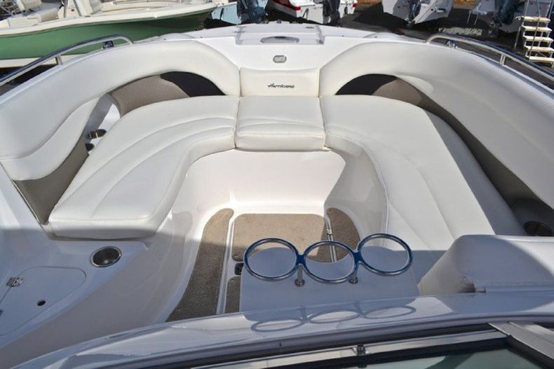 Thumbnail 58 for New 2013 Hurricane SunDeck SD 2700 OB boat for sale in West Palm Beach, FL