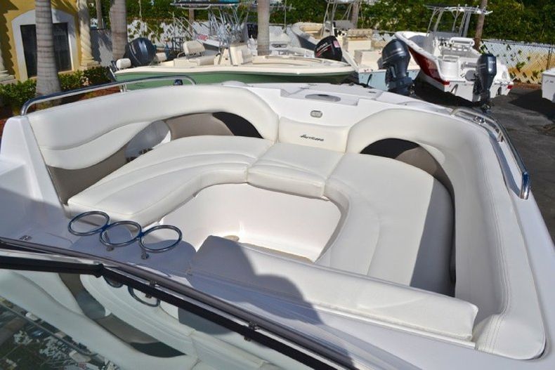 Thumbnail 59 for New 2013 Hurricane SunDeck SD 2700 OB boat for sale in West Palm Beach, FL
