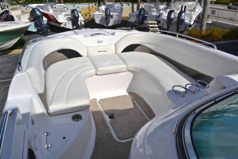 Thumbnail 60 for New 2013 Hurricane SunDeck SD 2700 OB boat for sale in West Palm Beach, FL