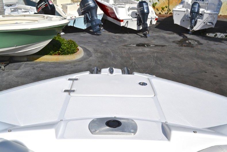 Thumbnail 63 for New 2013 Hurricane SunDeck SD 2700 OB boat for sale in West Palm Beach, FL