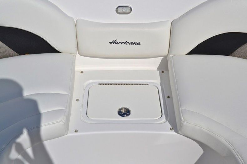 Thumbnail 68 for New 2013 Hurricane SunDeck SD 2700 OB boat for sale in West Palm Beach, FL