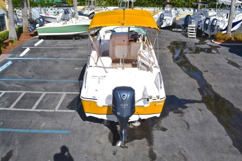 Thumbnail 86 for New 2013 Hurricane SunDeck SD 2700 OB boat for sale in West Palm Beach, FL