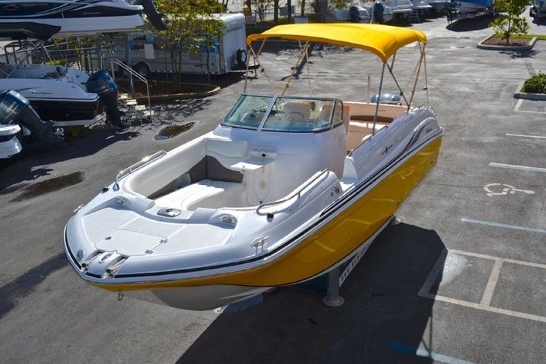 Thumbnail 91 for New 2013 Hurricane SunDeck SD 2700 OB boat for sale in West Palm Beach, FL