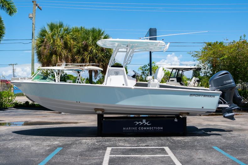 Thumbnail 4 for New 2021 Sportsman Masters 247 Bay Boat boat for sale in West Palm Beach, FL