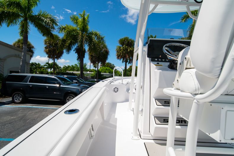 Thumbnail 20 for New 2021 Sportsman Masters 247 Bay Boat boat for sale in West Palm Beach, FL