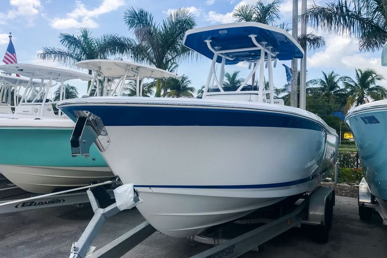 Thumbnail 1 for New 2019 Blackfin 242CC boat for sale in Fort Lauderdale, FL