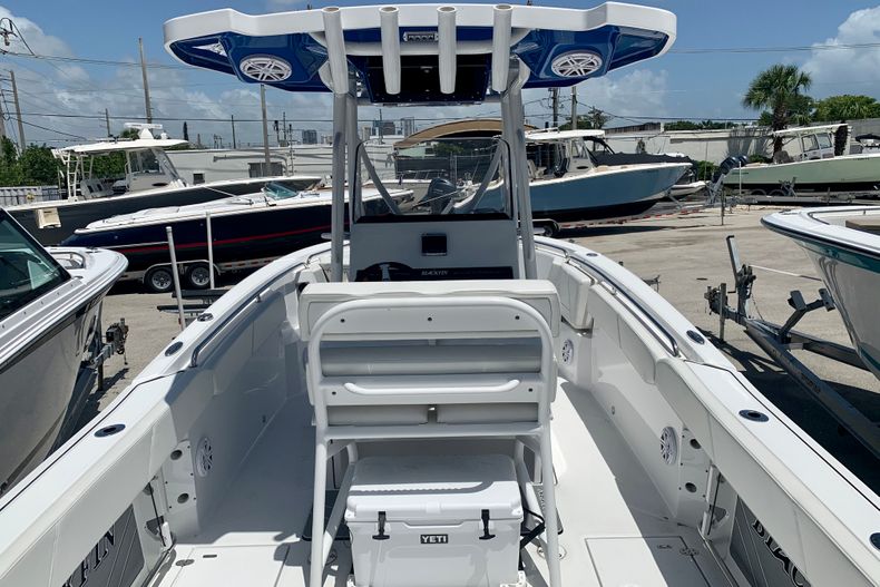 Thumbnail 3 for New 2019 Blackfin 242CC boat for sale in Fort Lauderdale, FL