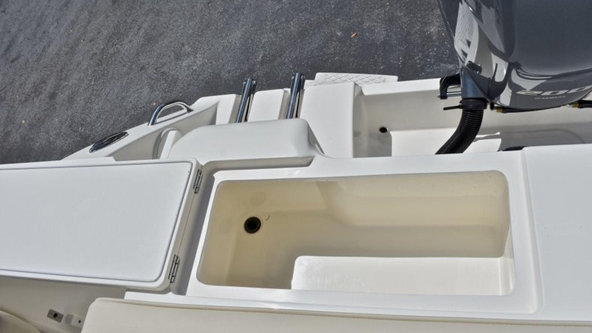 New 2018 Cobia 220 Dual Console #C003 image 15