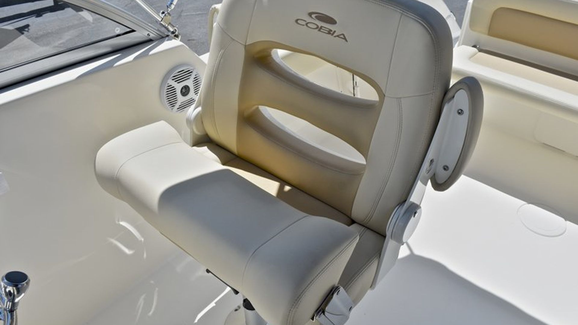 New 2018 Cobia 220 Dual Console #C003 image 29