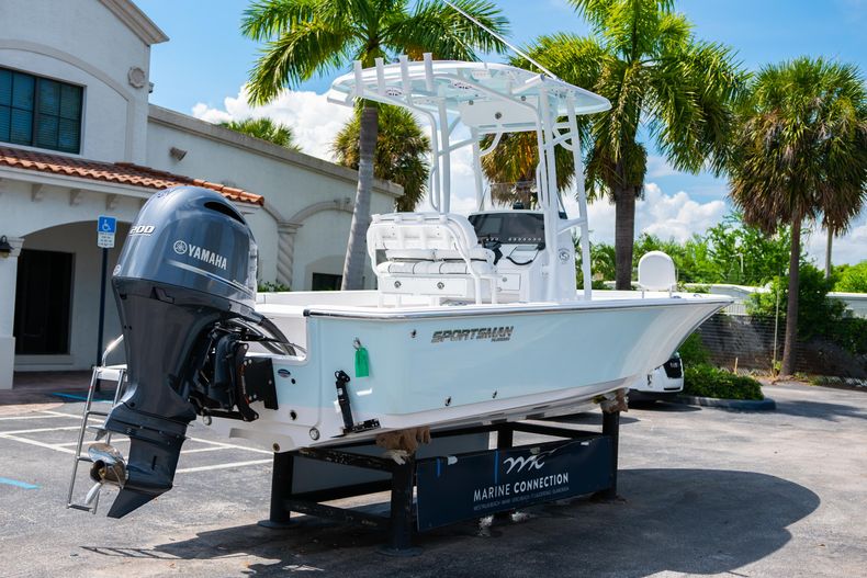 Thumbnail 7 for New 2021 Sportsman Masters 227 Bay Boat boat for sale in West Palm Beach, FL