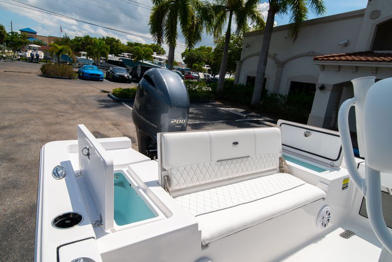 Thumbnail 10 for New 2021 Sportsman Masters 227 Bay Boat boat for sale in West Palm Beach, FL