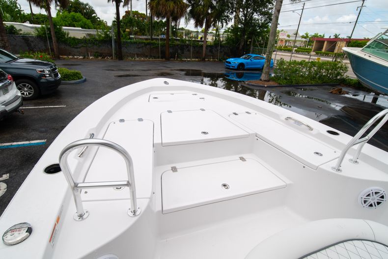 Thumbnail 36 for New 2021 Sportsman Masters 227 Bay Boat boat for sale in West Palm Beach, FL