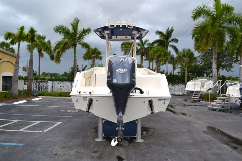 Thumbnail 6 for New 2013 Cobia 237 Center Console boat for sale in West Palm Beach, FL