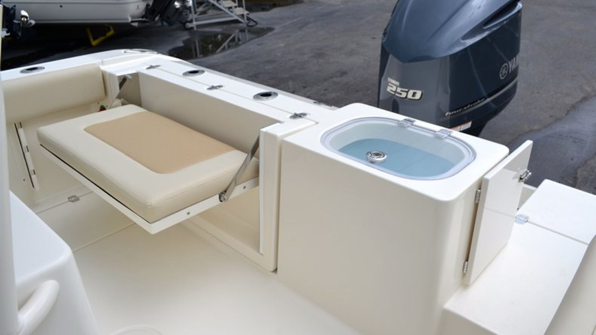 New 2013 Cobia 237 Center Console #P011 image 31