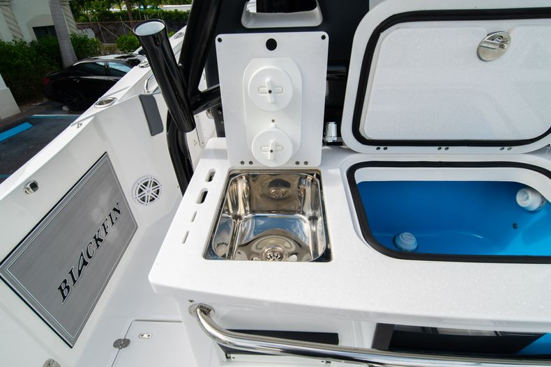 Thumbnail 24 for Used 2020 Blackfin 332CC Center Console boat for sale in Fort Lauderdale, FL