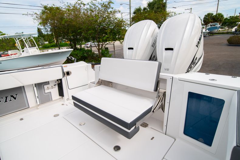 Thumbnail 12 for Used 2020 Blackfin 332CC Center Console boat for sale in Fort Lauderdale, FL