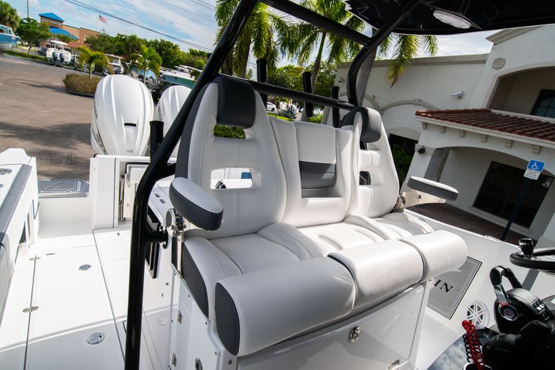Thumbnail 39 for Used 2020 Blackfin 332CC Center Console boat for sale in Fort Lauderdale, FL