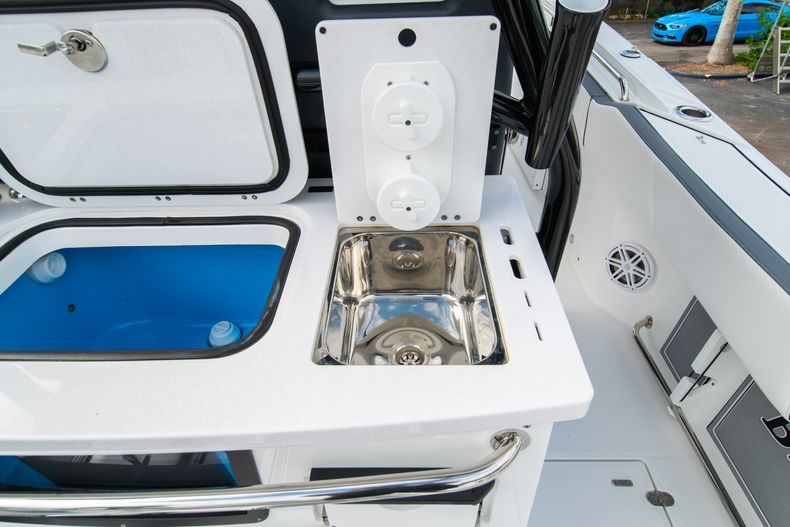 Thumbnail 22 for Used 2020 Blackfin 332CC Center Console boat for sale in Fort Lauderdale, FL