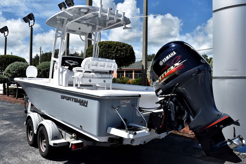 Thumbnail 3 for New 2021 Sportsman Masters 227 Bay Boat boat for sale in Vero Beach, FL