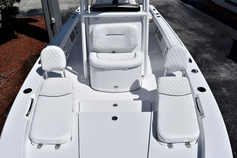 Thumbnail 24 for New 2021 Sportsman Masters 227 Bay Boat boat for sale in Vero Beach, FL