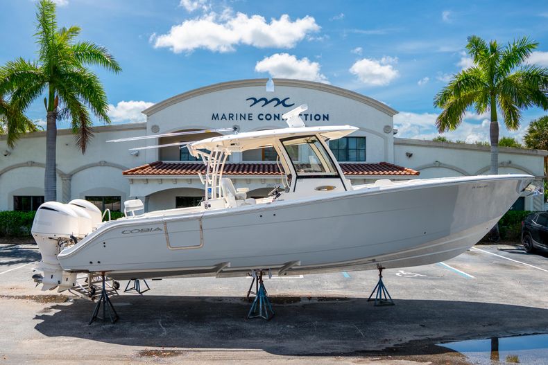 Used 2019 Cobia 344 Center Console boat for sale in West Palm Beach, FL