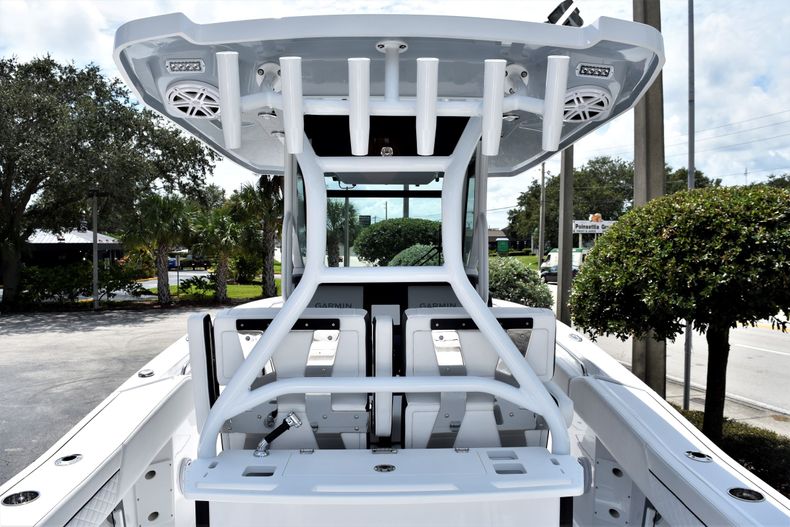 Thumbnail 13 for New 2021 Blackfin 272CC boat for sale in Fort Lauderdale, FL