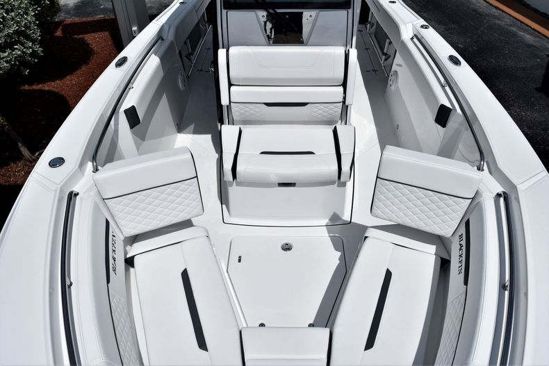 Thumbnail 19 for New 2021 Blackfin 272CC boat for sale in Fort Lauderdale, FL