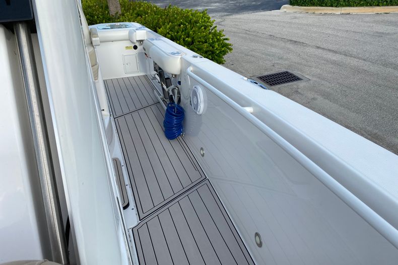 Thumbnail 8 for Used 2016 Everglades 325 CC Center Console boat for sale in Stuart, FL