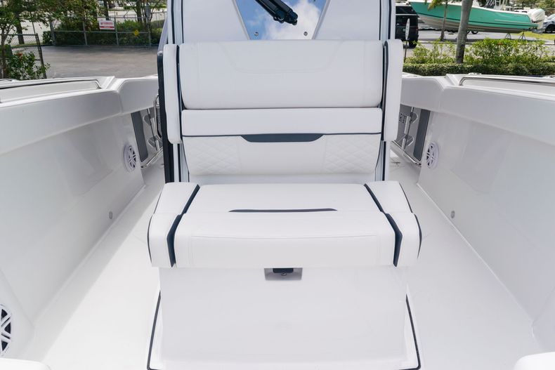 Thumbnail 49 for New 2021 Blackfin 272CC boat for sale in West Palm Beach, FL