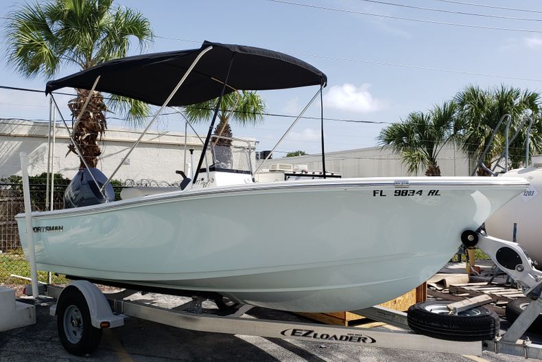 Used 2017 Sportsman 17 Island Reef boat for sale in Fort Lauderdale, FL