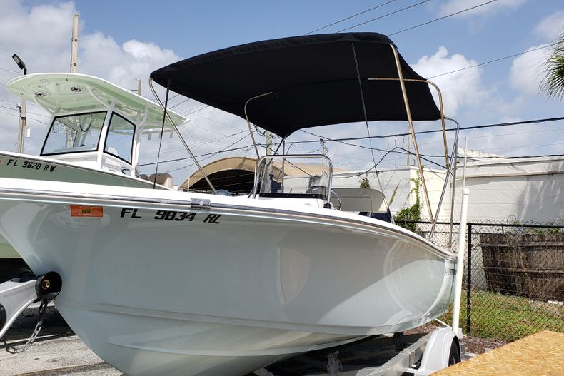 Thumbnail 2 for Used 2017 Sportsman 17 Island Reef boat for sale in Fort Lauderdale, FL