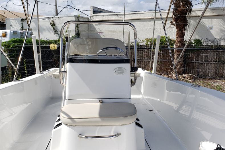 Thumbnail 4 for Used 2017 Sportsman 17 Island Reef boat for sale in Fort Lauderdale, FL