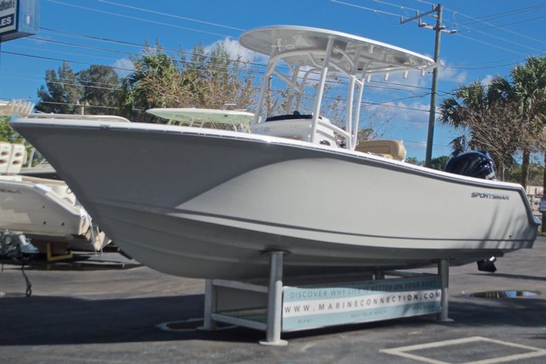 Thumbnail 3 for New 2017 Sportsman Open 232 Center Console boat for sale in West Palm Beach, FL