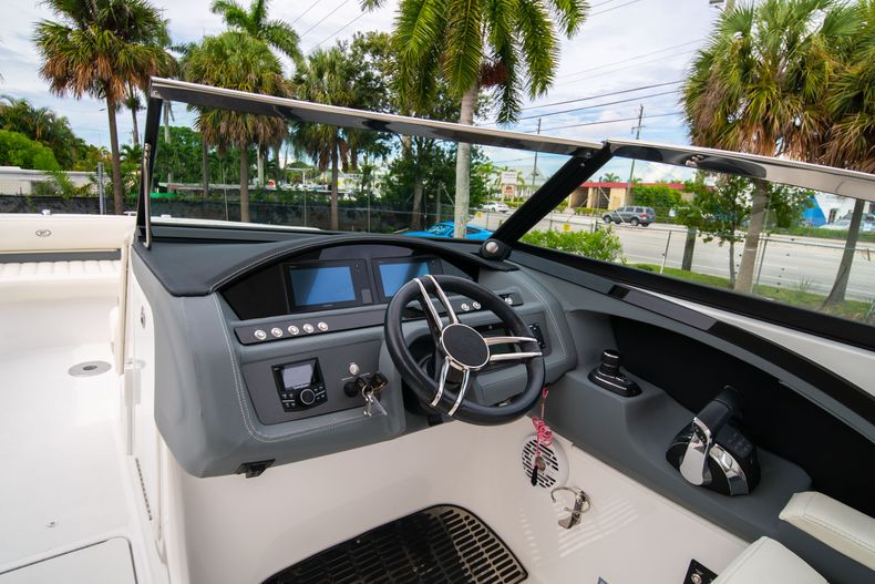Thumbnail 31 for Used 2019 Cobalt 30SC boat for sale in West Palm Beach, FL