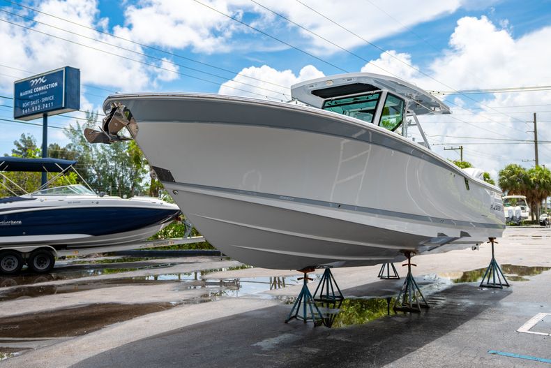 Thumbnail 4 for New 2021 Blackfin 332CC boat for sale in Fort Lauderdale, FL