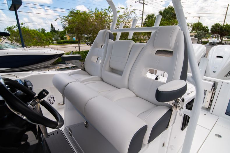 Thumbnail 45 for New 2021 Blackfin 332CC boat for sale in Fort Lauderdale, FL