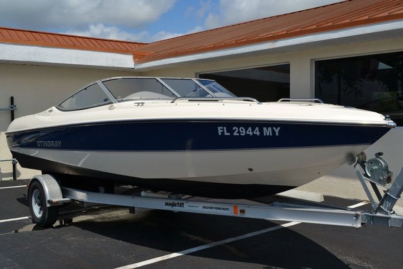 Thumbnail 2 for Used 2004 Stingray 200 LX boat for sale in Vero Beach, FL