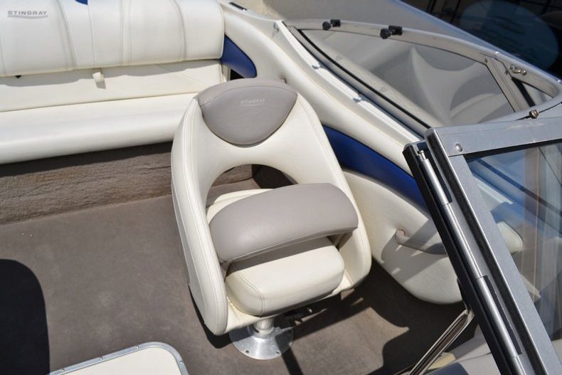 Thumbnail 19 for Used 2004 Stingray 200 LX boat for sale in Vero Beach, FL