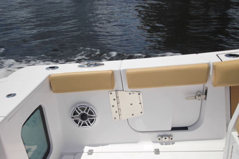 Thumbnail 11 for New 2021 Sportsman Open 302 Center Console boat for sale in West Palm Beach, FL