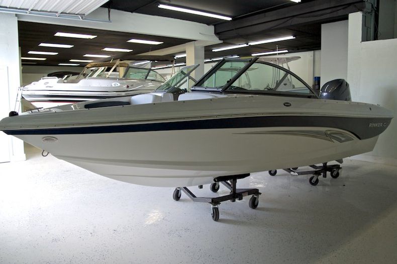 Thumbnail 3 for New 2014 Rinker Captiva 186 OB Bowrider boat for sale in Miami, FL