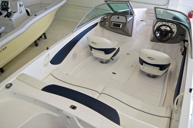 Thumbnail 15 for New 2014 Rinker Captiva 186 OB Bowrider boat for sale in Miami, FL