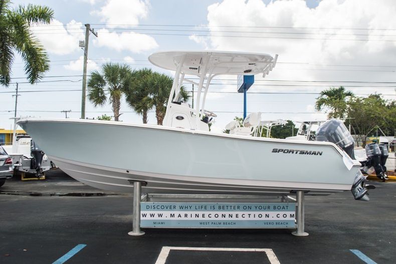 Thumbnail 4 for New 2015 Sportsman Open 212 Center Console boat for sale in Vero Beach, FL