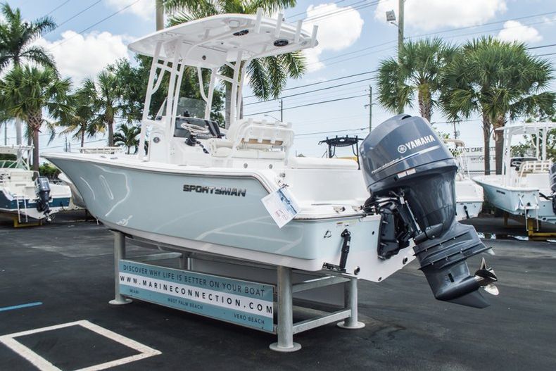 Thumbnail 5 for New 2015 Sportsman Open 212 Center Console boat for sale in Vero Beach, FL