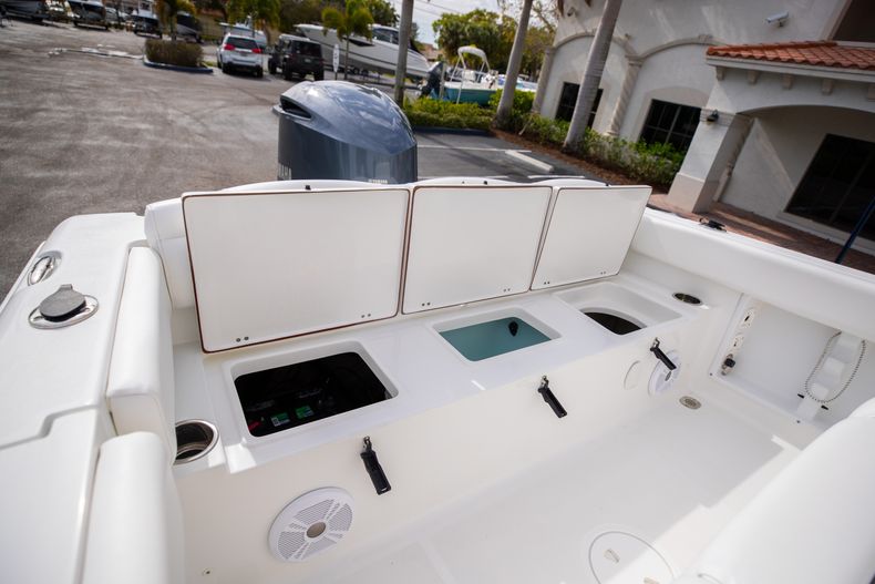 Thumbnail 14 for Used 2015 Sea Hunt Ultra 235 SE Center Console boat for sale in West Palm Beach, FL